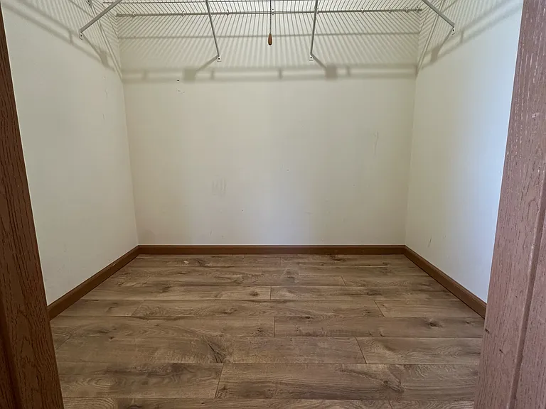 2303 Woodview Ln — Photo 10