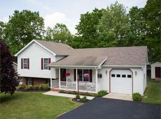 67 Canton Ln, Stuarts Draft, VA 24477