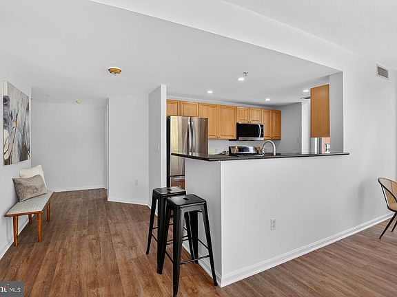 5th image of 2726 Gallows Rd APT 216