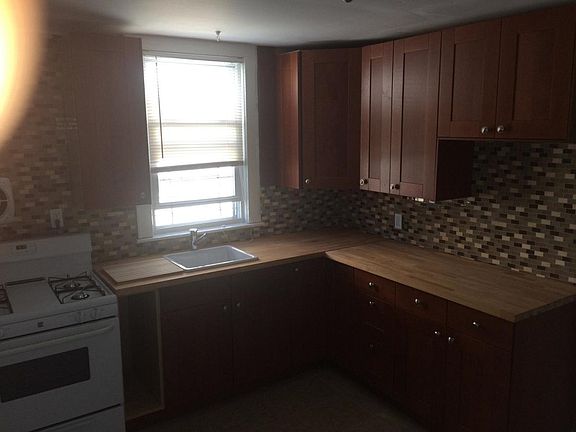 3rd image of 352 Brinsmade Ave