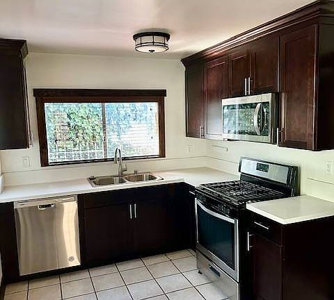 3rd image of 1118 N Coronado St #1/2