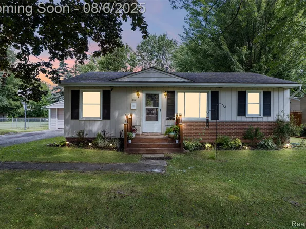 317 McFarland St, Grand Blanc, MI 48439