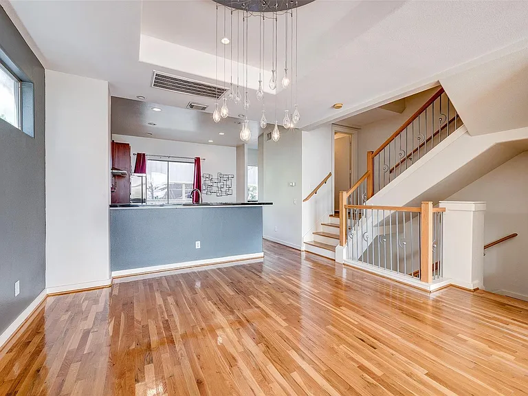 1729 Reinerman St — Photo 16