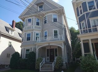 122 Davis Ave #3, Brookline, MA 02445