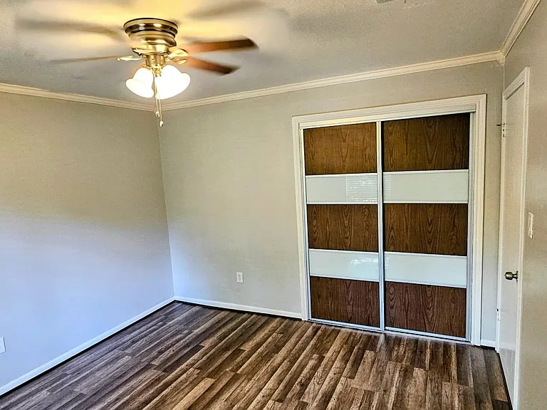 25602 Oakhurst Dr — Photo 20