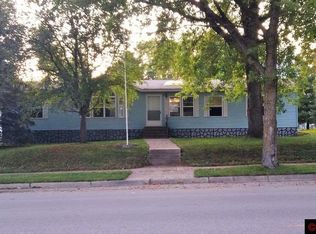210 Broadway St, Hanska, MN 56041