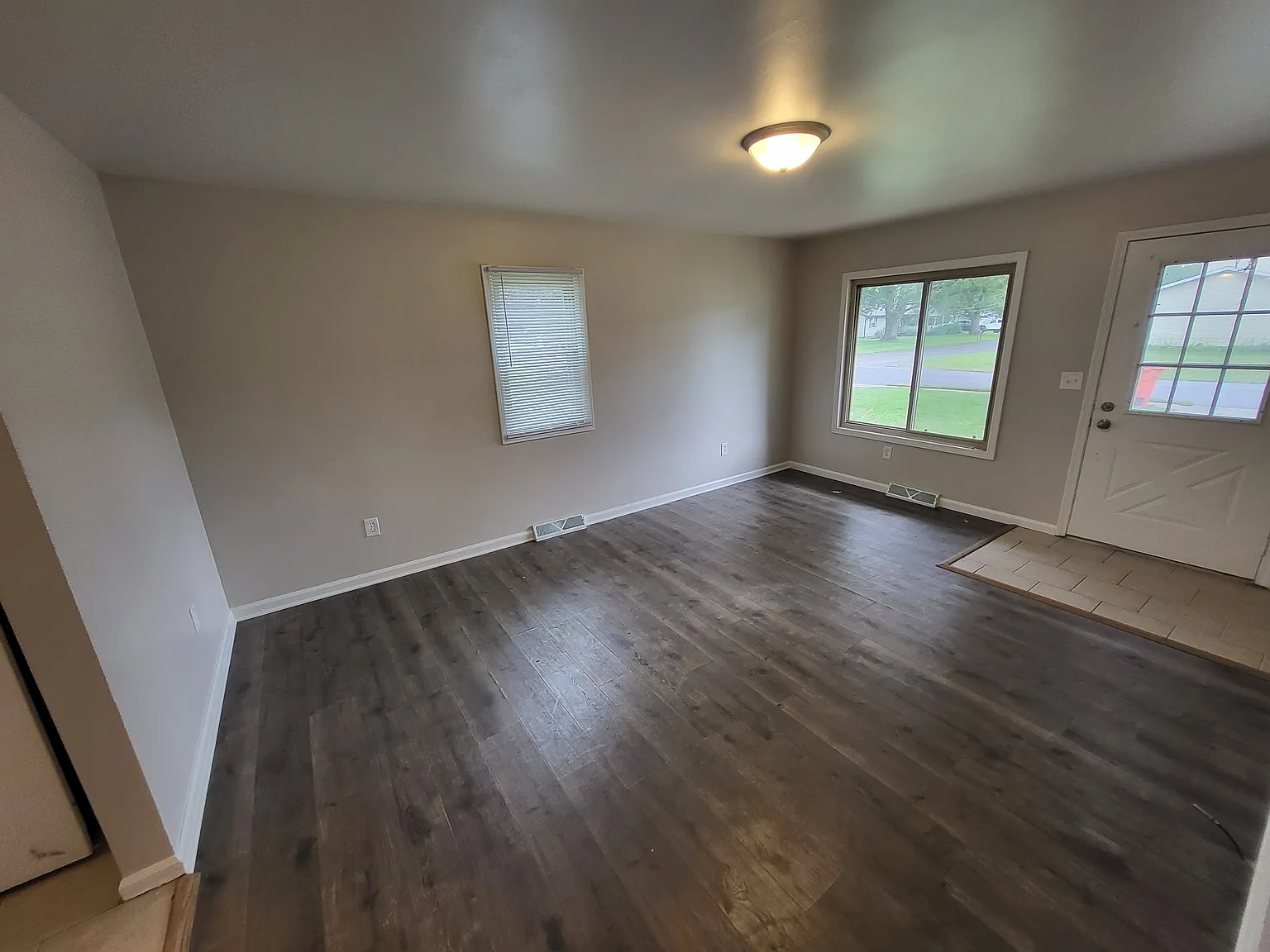 2 bed, 850 sqft, $1,100 — Photo 2