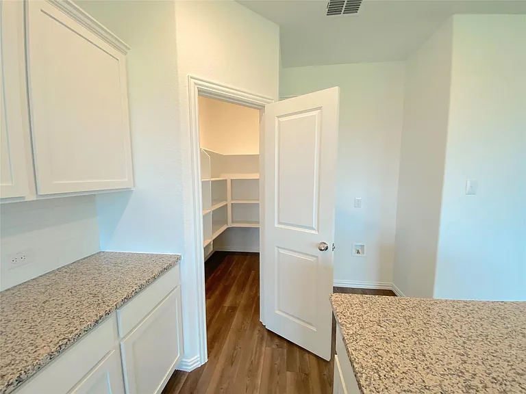 565 Pueblo Bonito Trl — Photo 17