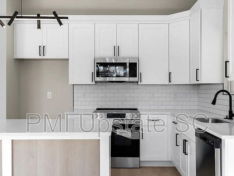 3 bed, 2.0 bath, $1,795 — Photo 4