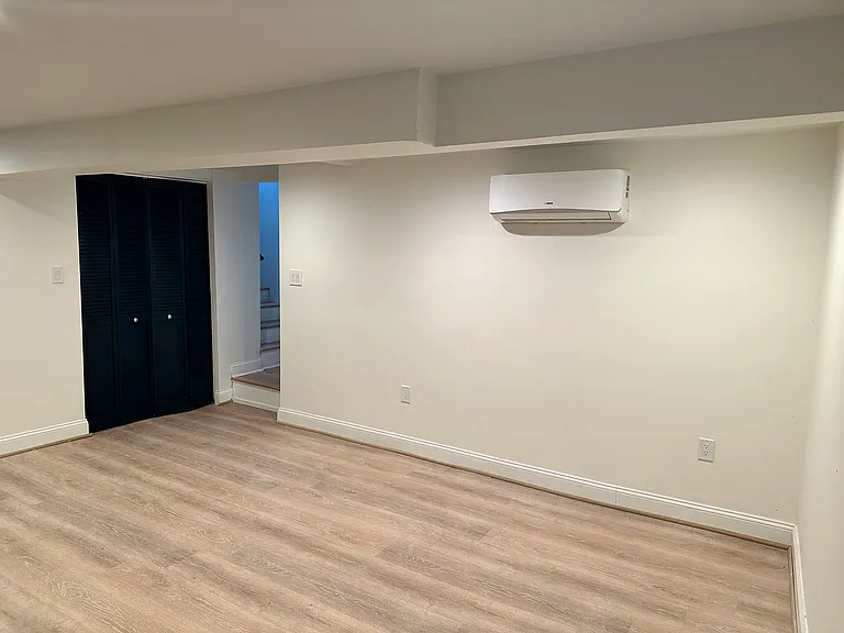 4252 Dix St NE — Photo 8