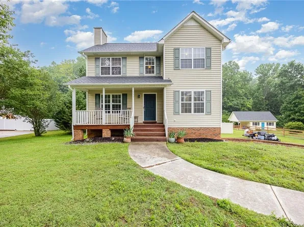 293 Twin Valley Dr, Clemmons, NC 27012