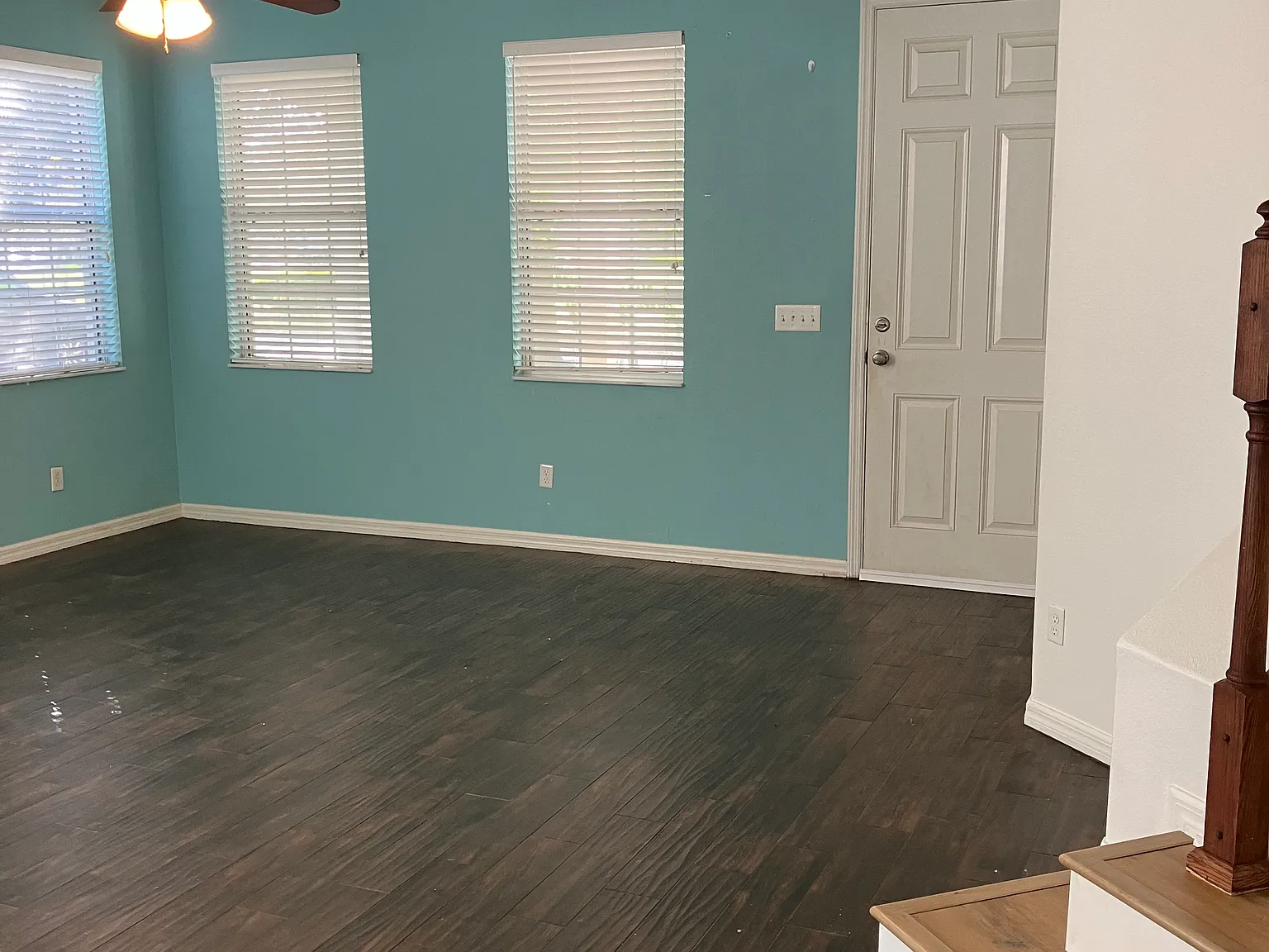 4 bed, 2.5 bath, 3222 sqft, $2,880 — Photo 4