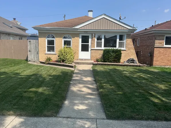 7737 Parkside Ave, Burbank, IL 60459