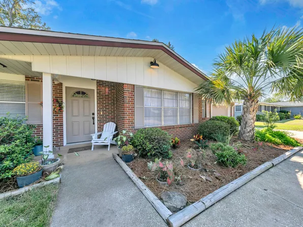 38 Poplar Ave, Shalimar, FL 32579