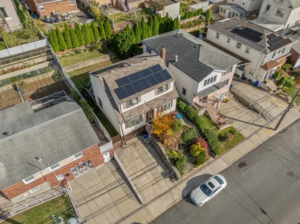 159 Seneca Avenue image 30 of 34