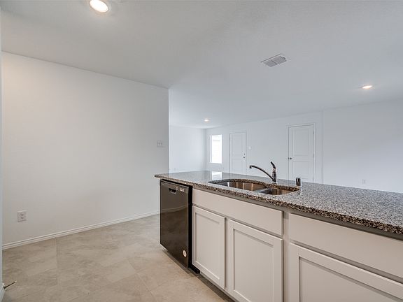 3rd image of 3708 Bluebird Ln