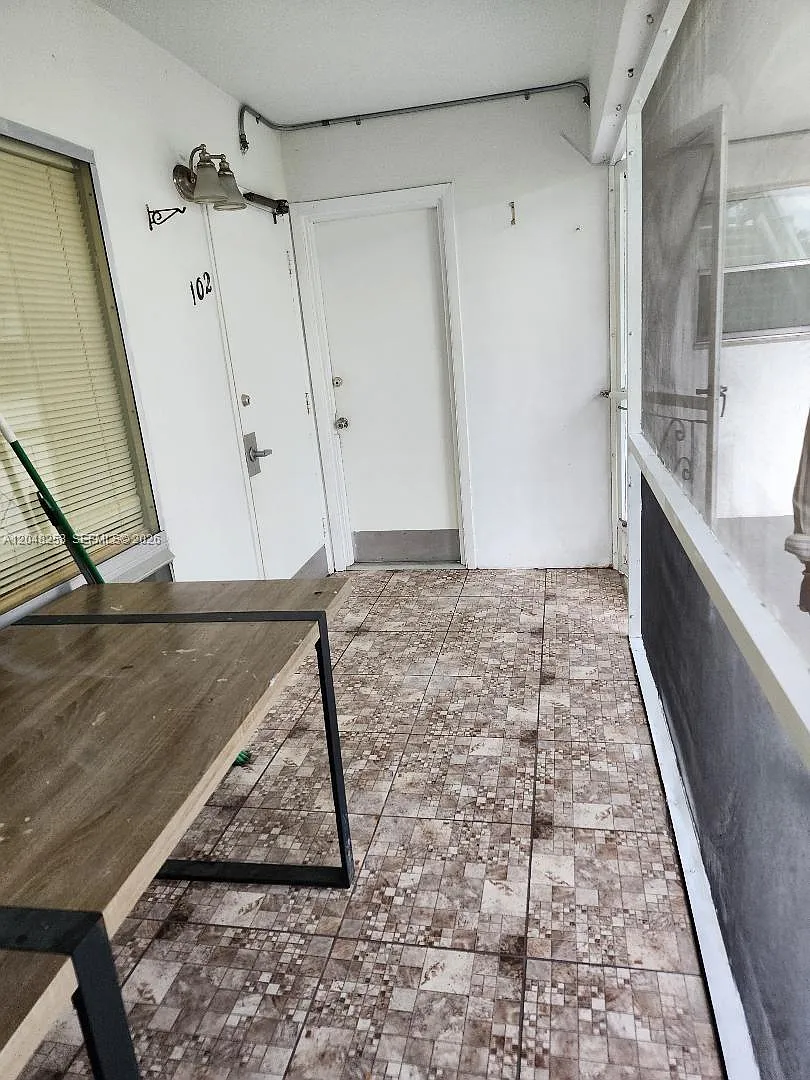 Edgewood Greens Condo — Photo 3