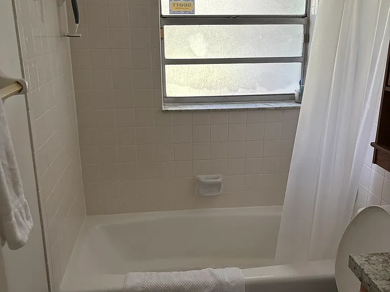 217 Gladiola Rd NE — Photo 2