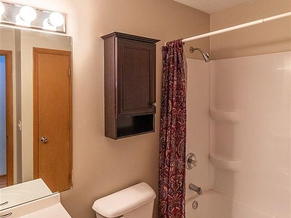 5th image of 2207 Lloyd St