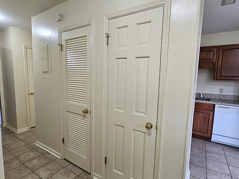 1322 Kings Dr #A — Photo 3