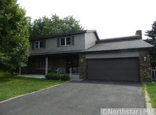 3481 Rolling View Ct, White Bear Lake, MN 55110