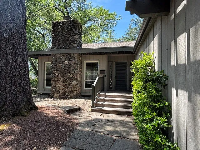 Building Photo - 226 Knoll Pl