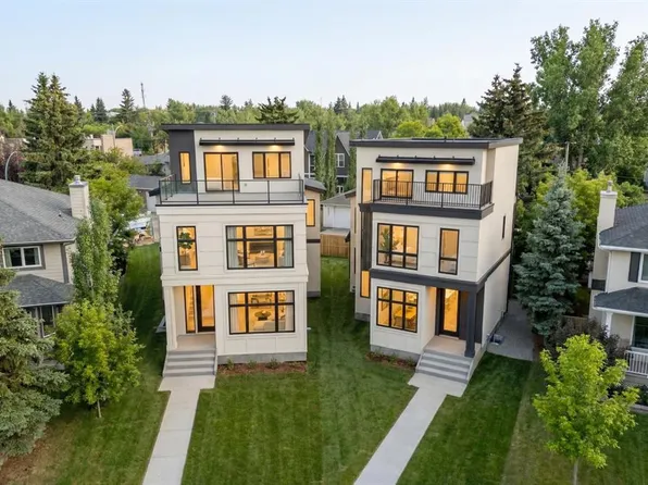 2824 NW 31st St SW, Calgary, AB T3E 2P1