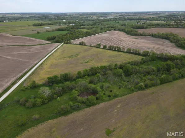7 Marion City Rd #279, Palmyra, MO 63461