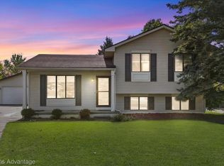 1014 Meadowlark Ln, Howell, MI 48843