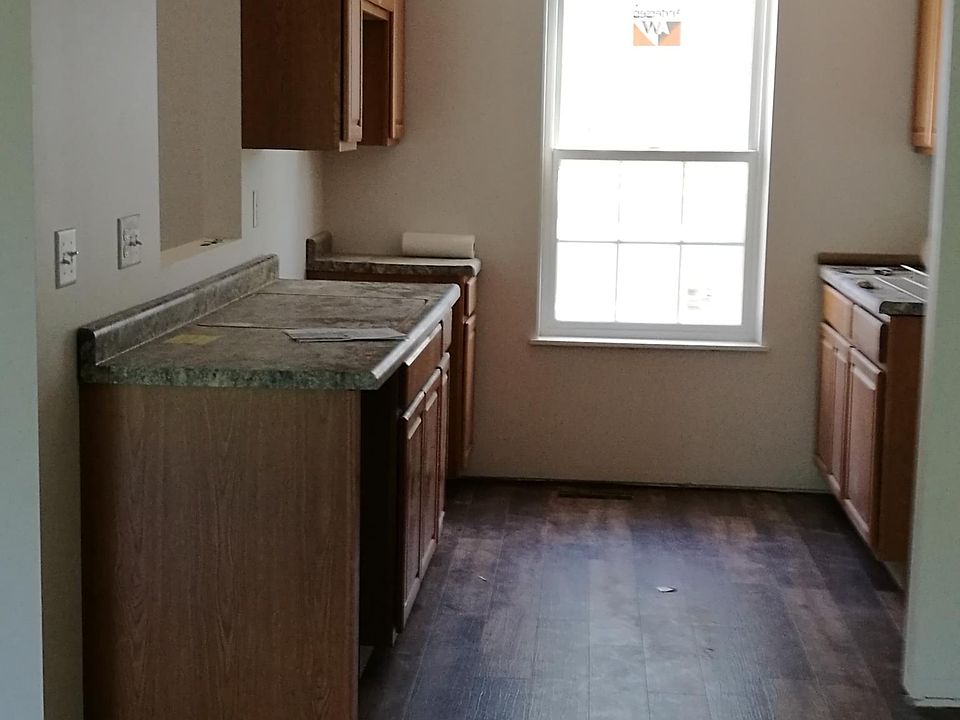 2nd image of 301 7th St Unit A