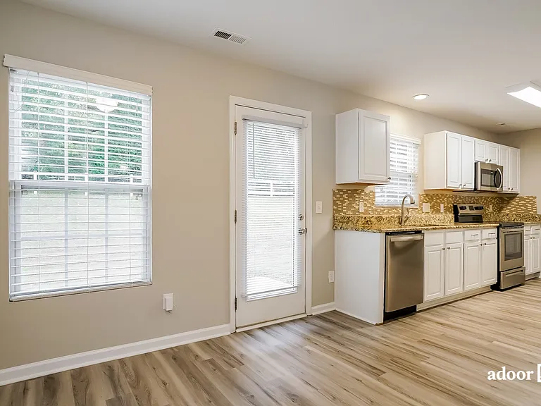 4037 Griffis Glen Dr — Photo 4