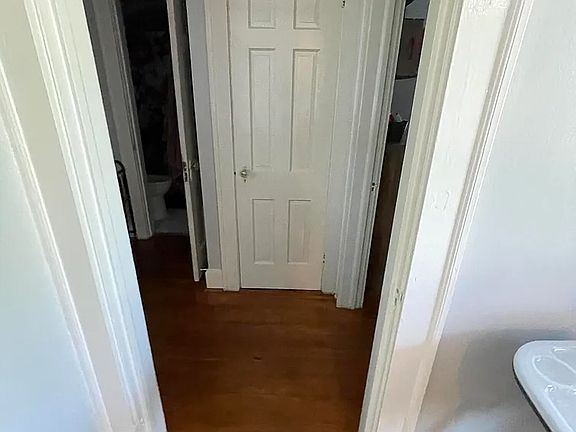 2nd image of 208 Greenwood Ave APT B