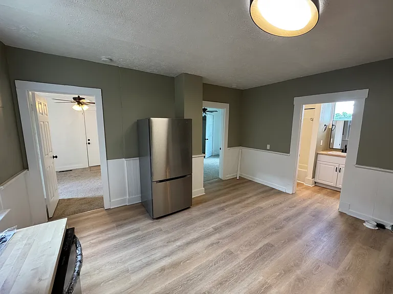129 Wilson St — Photo 2