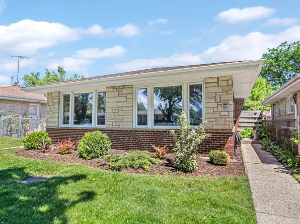 5004 Greenleaf St, Skokie, IL 60077