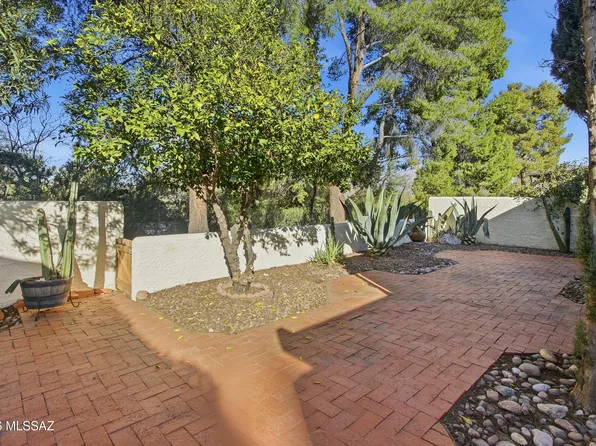 7105 E Chorro Cir, Tucson, AZ 85715