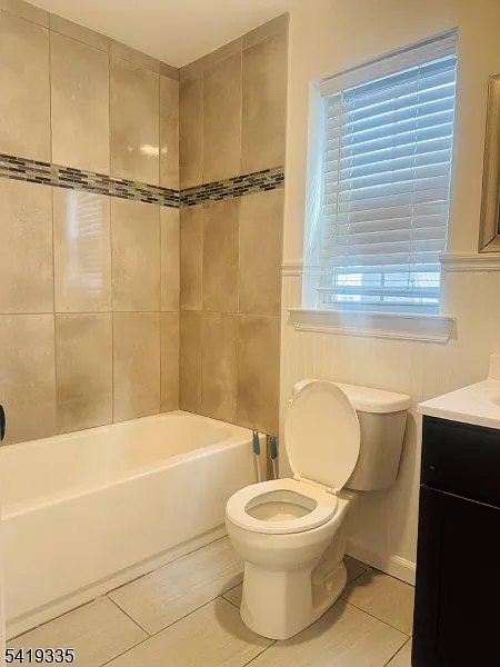 3 bed, 2.0 bath, $2,700 — Photo 4