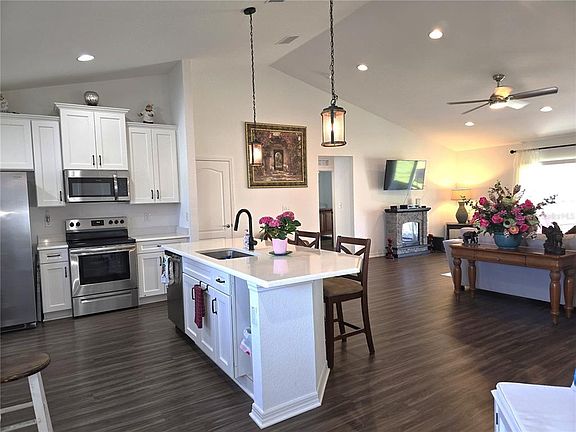 3rd image of 4823 San Ignacio Dr