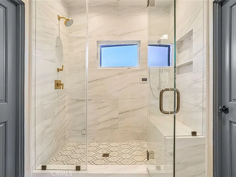 2200 Walnut Ave — Photo 27