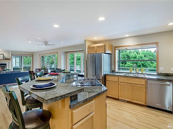 4th image of 19238 15th Ave NW APT 2