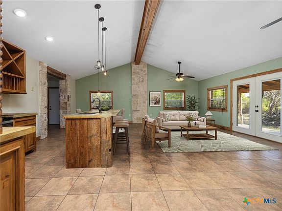 4th image of 340 Rio Oak