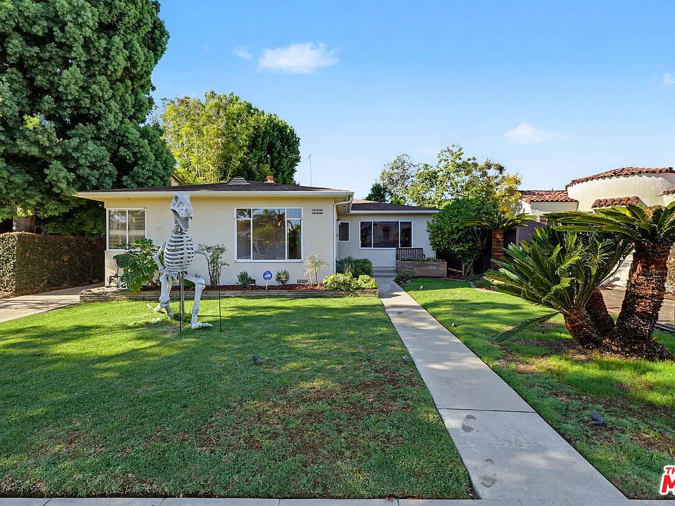 2271 Prosser Ave