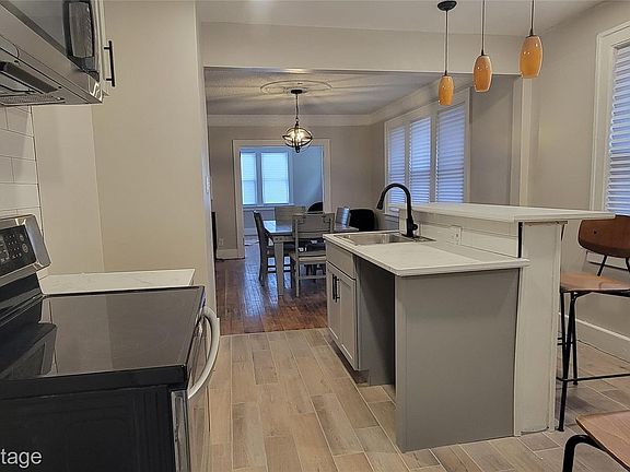 5th image of 5444 Field St
