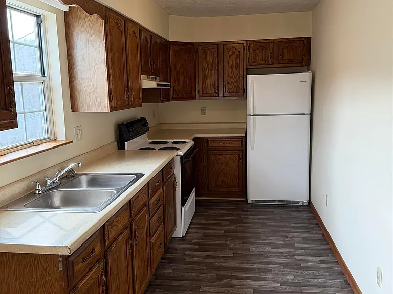 27 Trovato St #7 — Photo 4