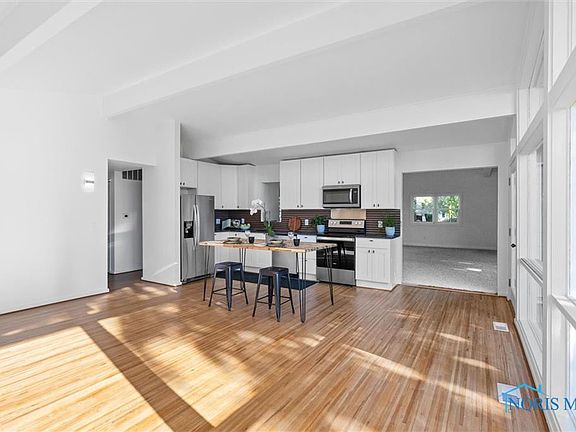5th image of 3347 Queenswood Blvd