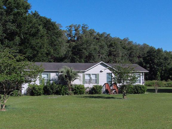 2nd image of 121 SW Celine Ct