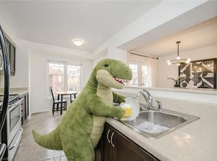 525 Cavanagh Ln, Milton, ON L9T 8G4