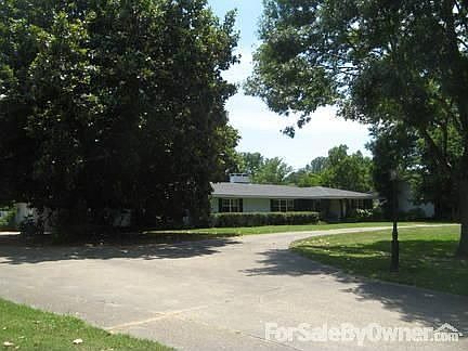Front Drive : One entrance to our circle drive