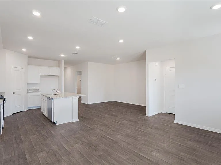 14021 Feinstein St — Photo 11