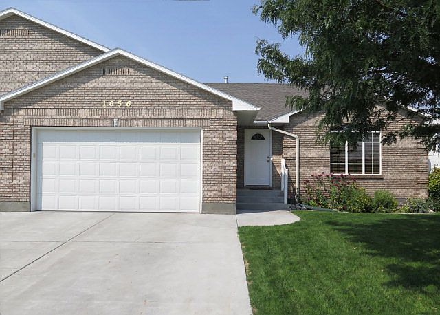 1st image of 1656 Mountain Rose Dr