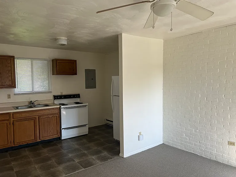 1416 Moorman Ave NW #D — Photo 5